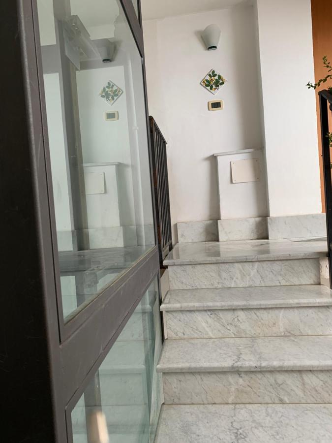 Palazzo Resuttana Apartment ปาแลร์โม ภายนอก รูปภาพ