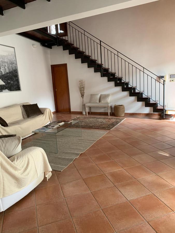 Palazzo Resuttana Apartment ปาแลร์โม ภายนอก รูปภาพ